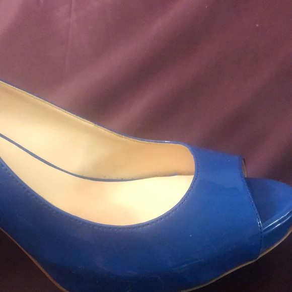 Franco Sarto- Blue Heels Size 10 - Picture 4 of 6
